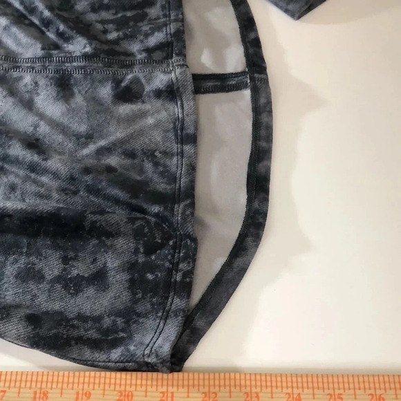 🌸NEW🌸 RED HAUTE Velour Sweatshirt - Picture 7 of 7